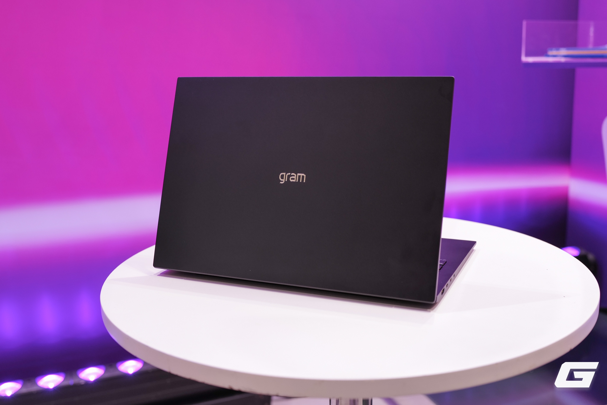 LG chính thức giới thiệu laptop LG gram AI 2025 tại Việt Nam: siêu mỏng nhẹ, tích hợp trí tuệ nhân tạo Hybrid AI toàn diện- Ảnh 15.