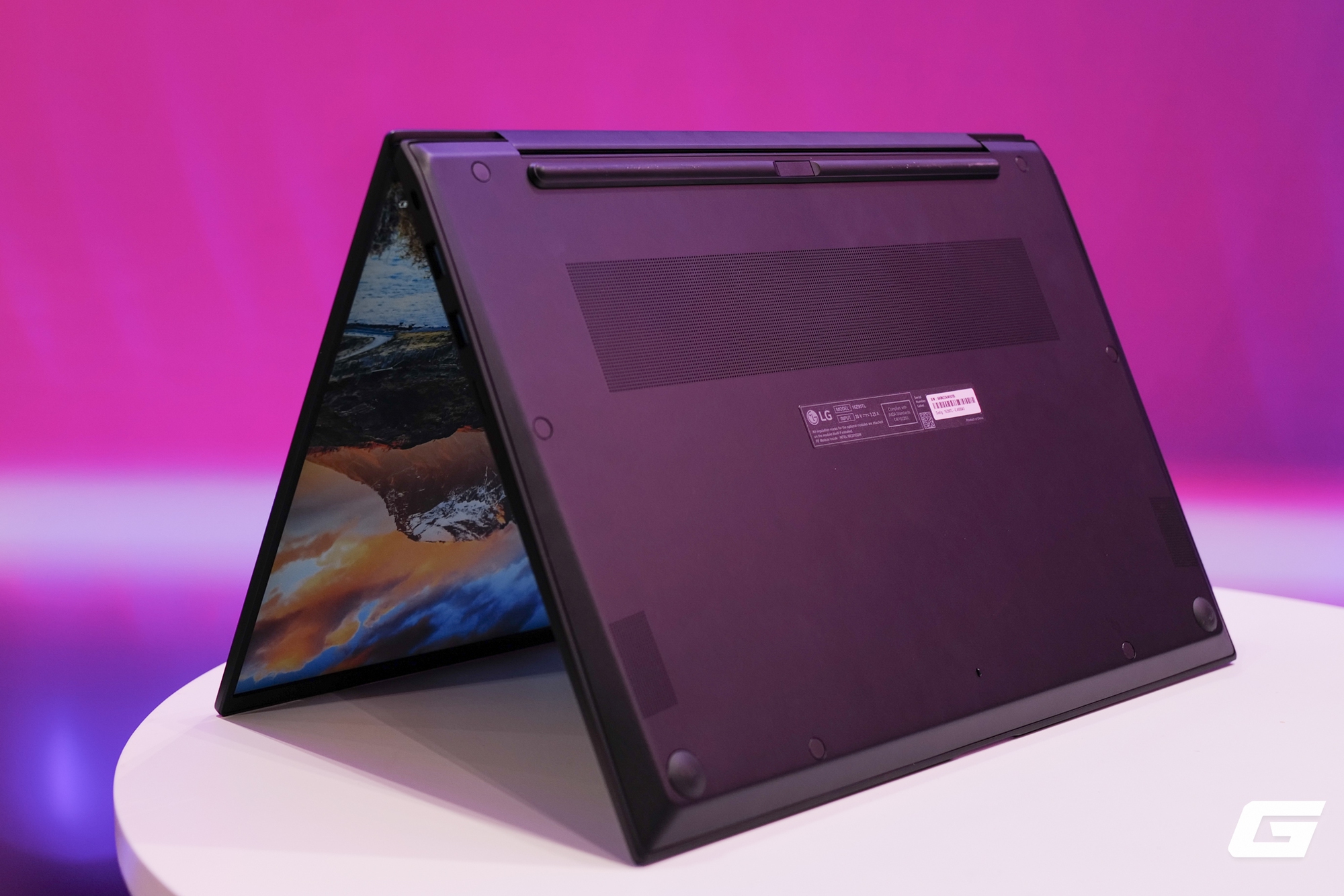 LG chính thức giới thiệu laptop LG gram AI 2025 tại Việt Nam: siêu mỏng nhẹ, tích hợp trí tuệ nhân tạo Hybrid AI toàn diện- Ảnh 10.