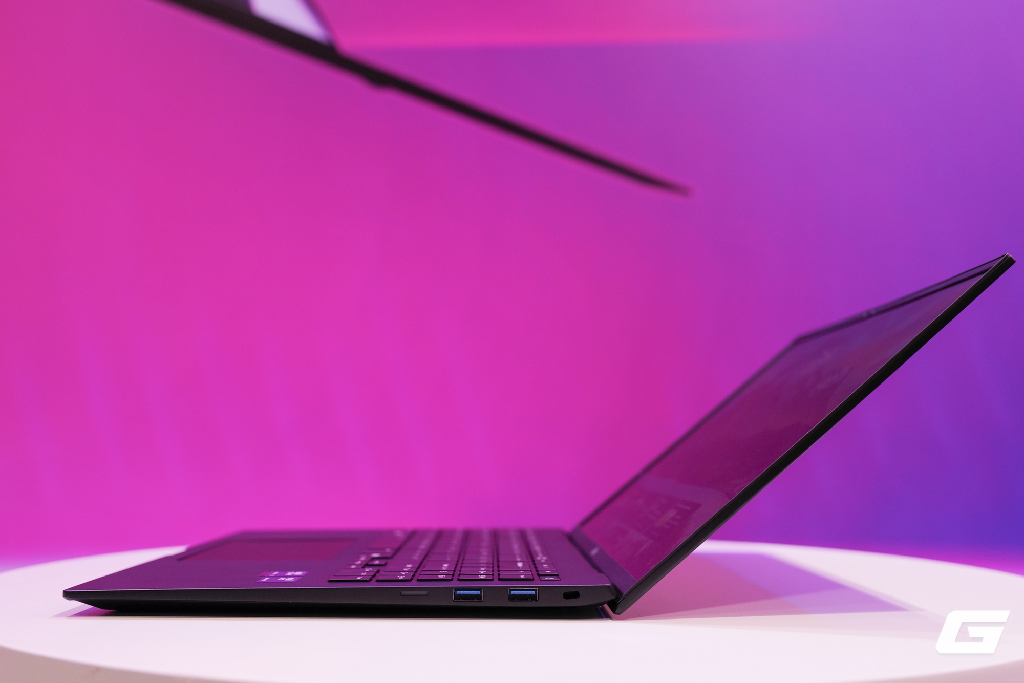 LG chính thức giới thiệu laptop LG gram AI 2025 tại Việt Nam: siêu mỏng nhẹ, tích hợp trí tuệ nhân tạo Hybrid AI toàn diện- Ảnh 9.